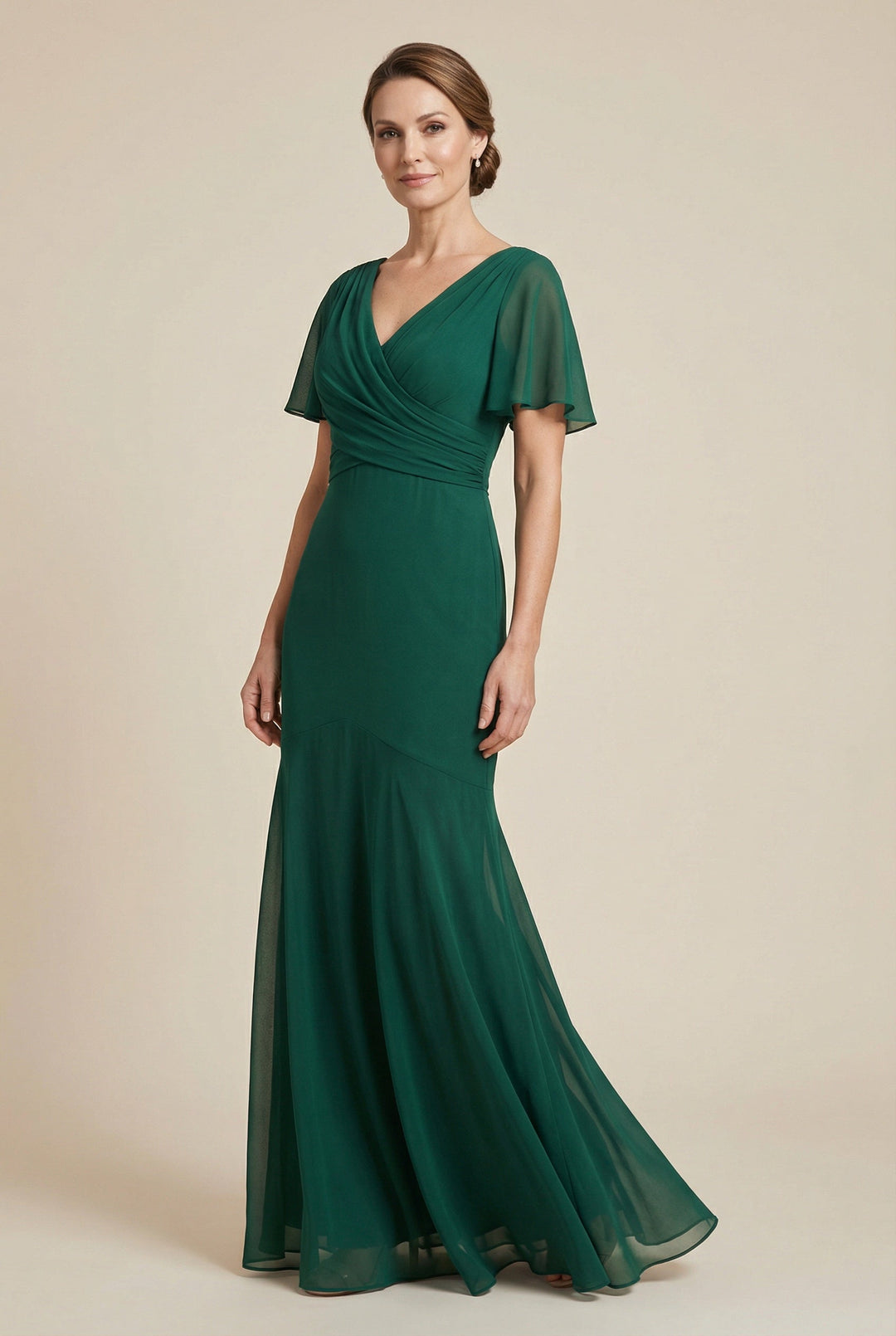 Elegant pleated maxi dress in a beautiful floral print for women.