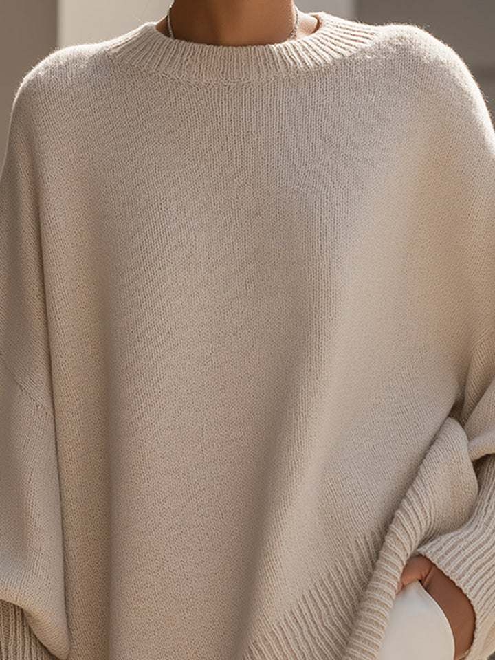 Chic women's pullover sweater. Elegant knitwear for stylish everyday fashion, perfect for autumn & winter.