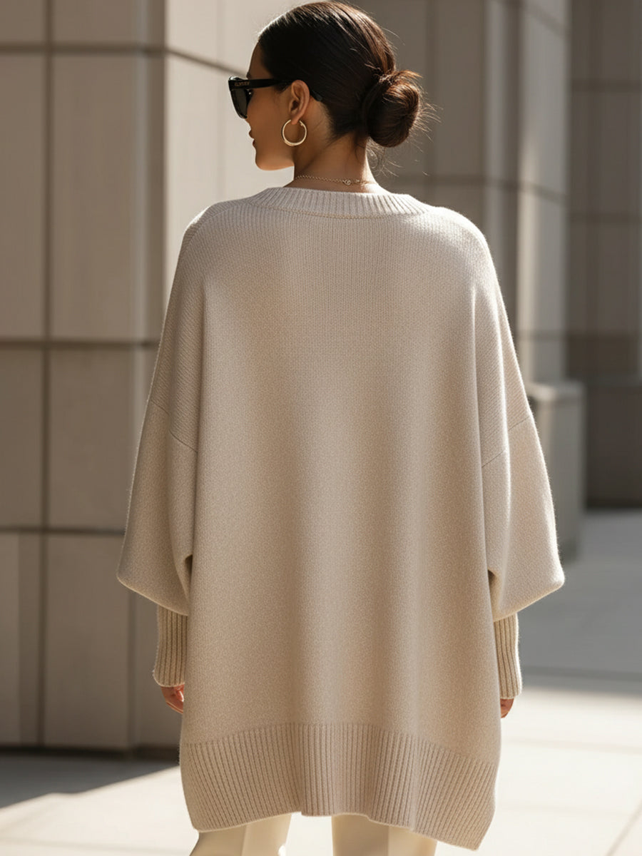 Versatile women's elegant jumper. Chic knit top for comfortable everyday wear, perfect for autumn to winter.