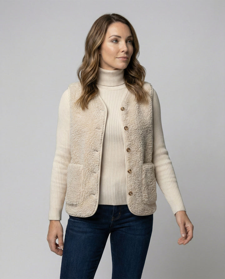 Comfortable beige jacket for all-season wear and daily essential