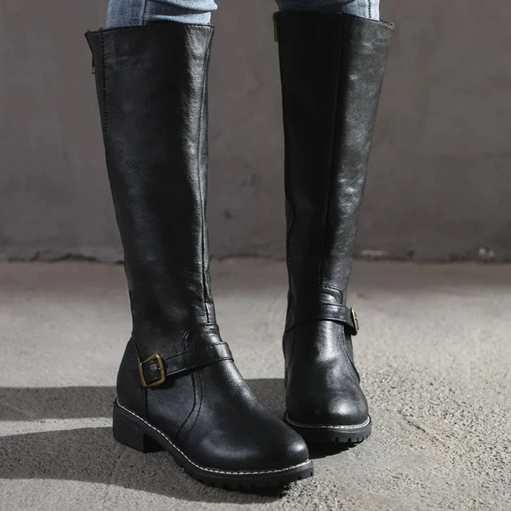 Versatile women's heeled boots, ideal for dressing up or for comfortable winter wear.