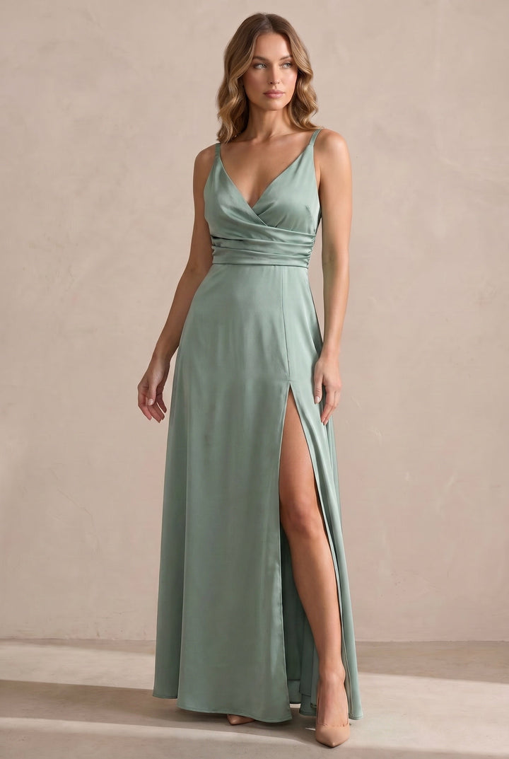 Sophisticated midi dress for women, featuring a timeless, elegant, and flattering silhouette.