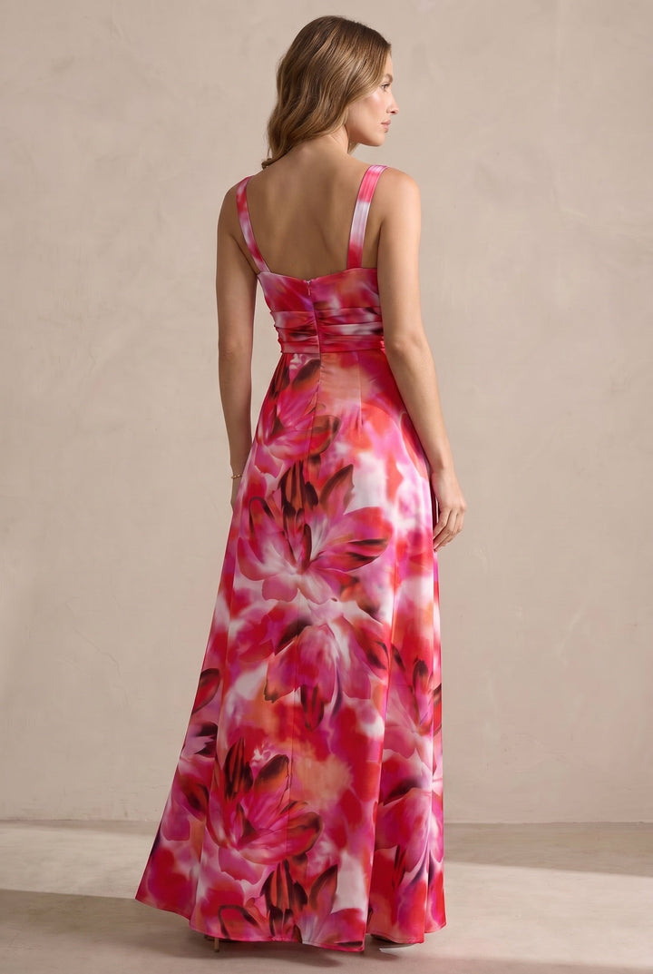 Classic women's midi dress, offering an elegant and refined style suitable for any event.