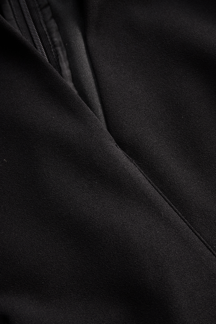 Timeless women's elegant midi dress, perfect for graduation ceremonies or formal events.