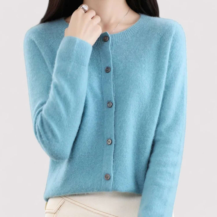 Elegant open-neck women's sweater. Comfortable long sleeve cardigan, ideal for sophisticated layering.