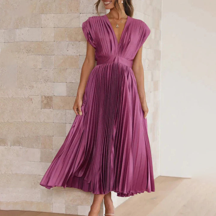 Sophisticated women's V-neck pleated maxi dress, ideal for wedding guests & evening occasions.