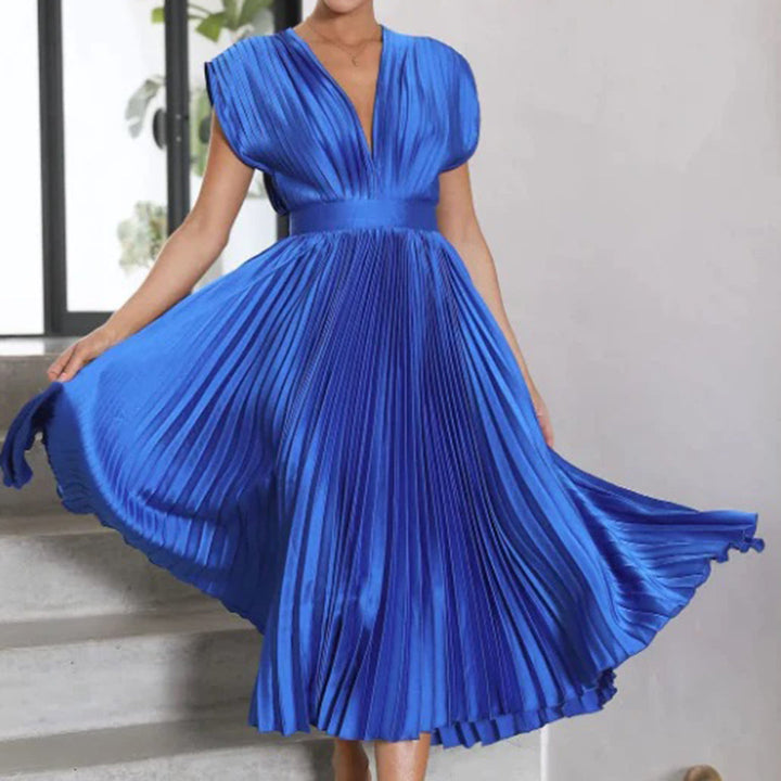 Elegant women's pleated maxi dress, V-neckline, short sleeves, perfect for special occasions.