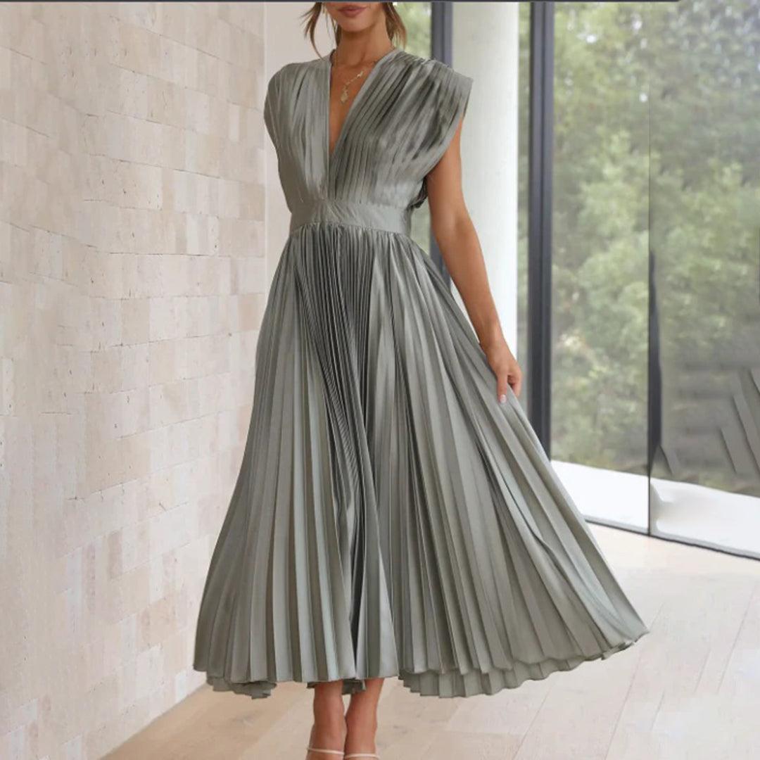 Women's graceful pleated maxi dress, V-neck, short sleeves, an elegant choice for weddings.