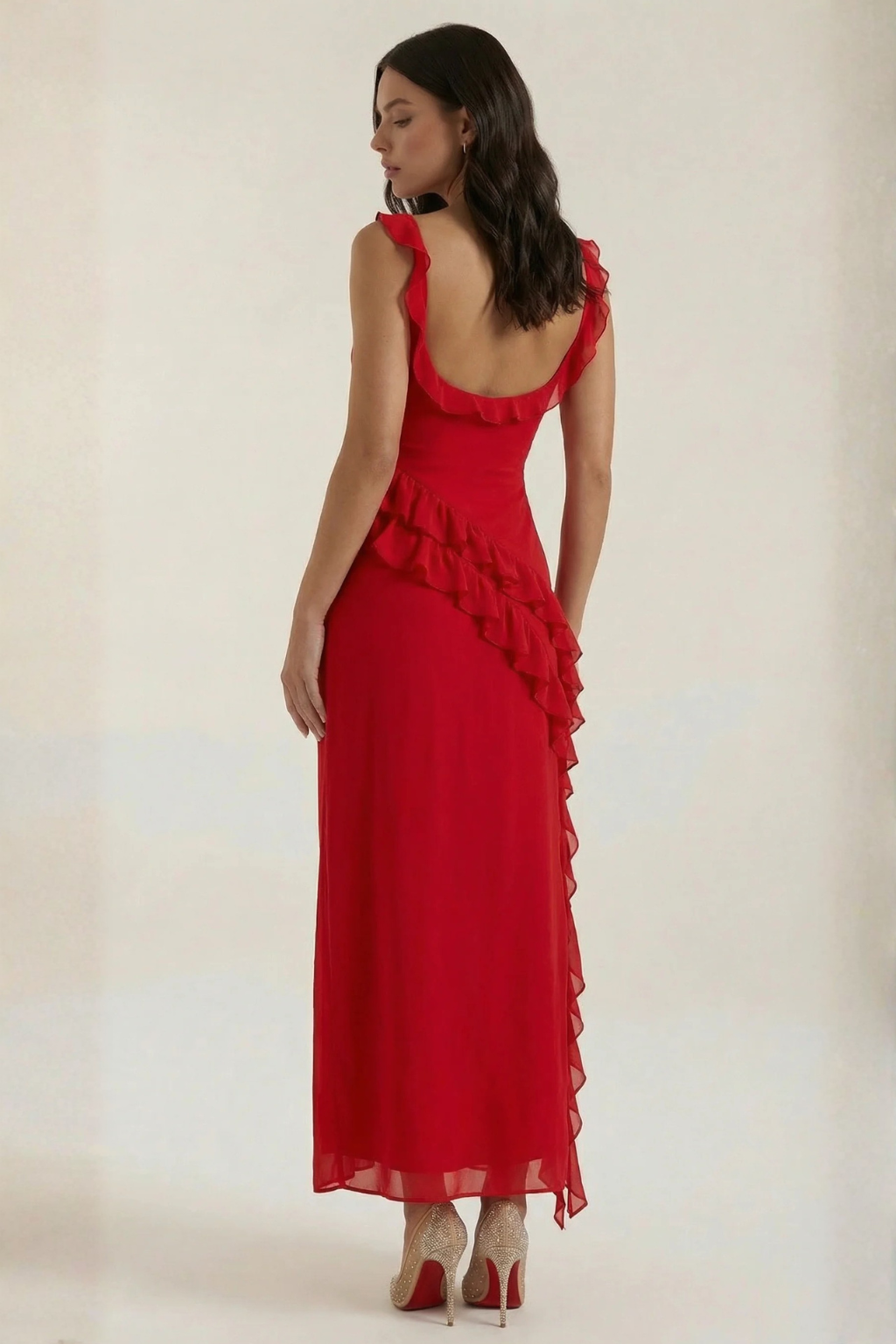 Chic women's midi dress with a stylish ruffle detail and a flattering side slit, perfect for parties.