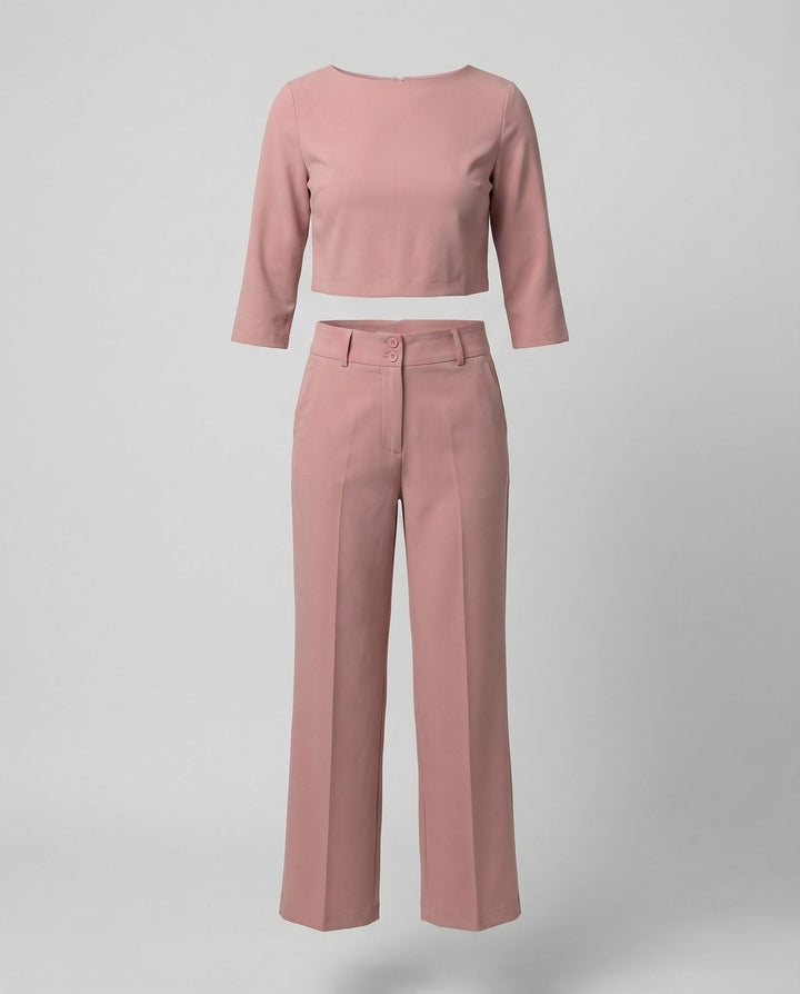 Stylish women's autumn wear, showcasing a sophisticated tailored pants ensemble.