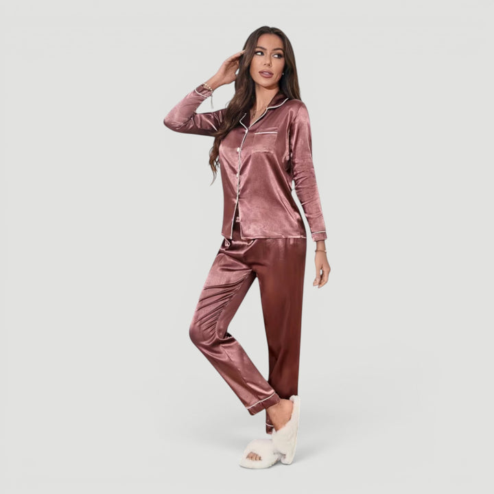 Luxurious soft fabric women's two-piece pajama set, offering ultimate comfort and elegant sleepwear.