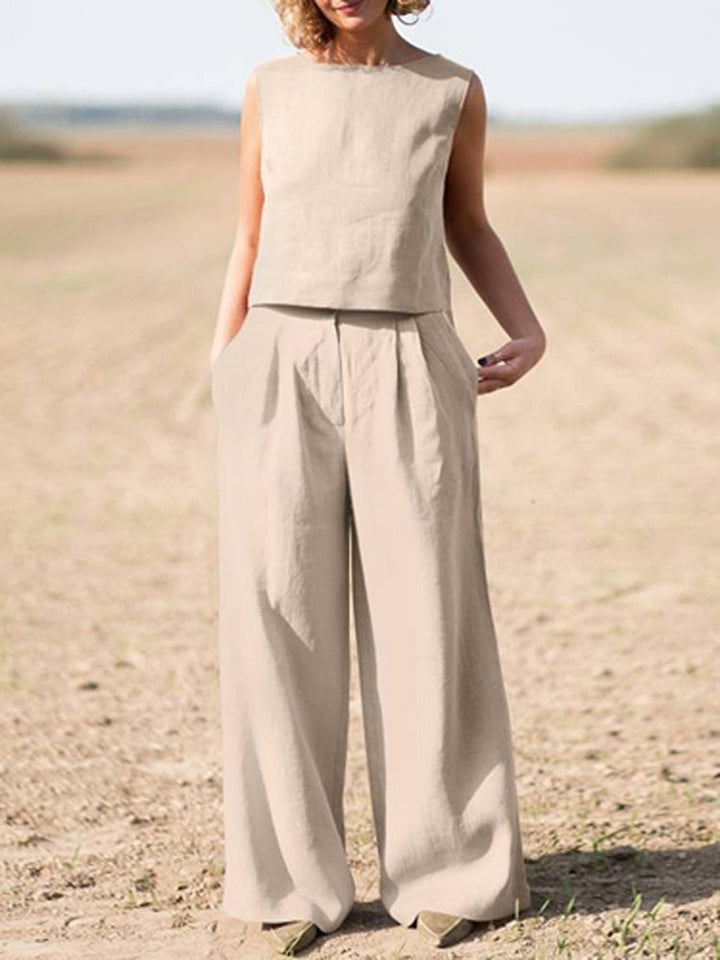 Women's elegant two-piece set in comfortable, stylish fabric for everyday wear.