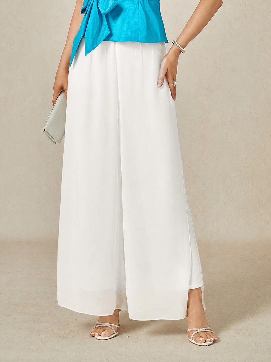 Fashionable women's wide leg trousers, an elegant choice for dressy occasions.