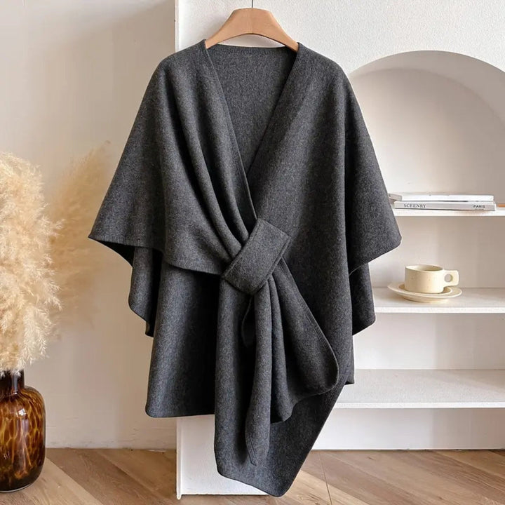 Cozy ladies jacket featuring wind-resistant fabric, ideal for all occasions