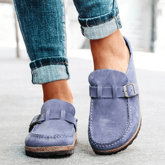 Women's ergonomic comfort clogs with natural cork sole, ideal for everyday casual wear.