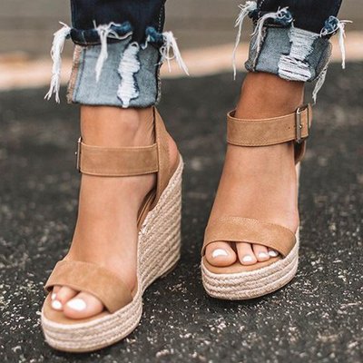 Comfortable women's platform espadrille sandals, ideal for vacation and casual wear.