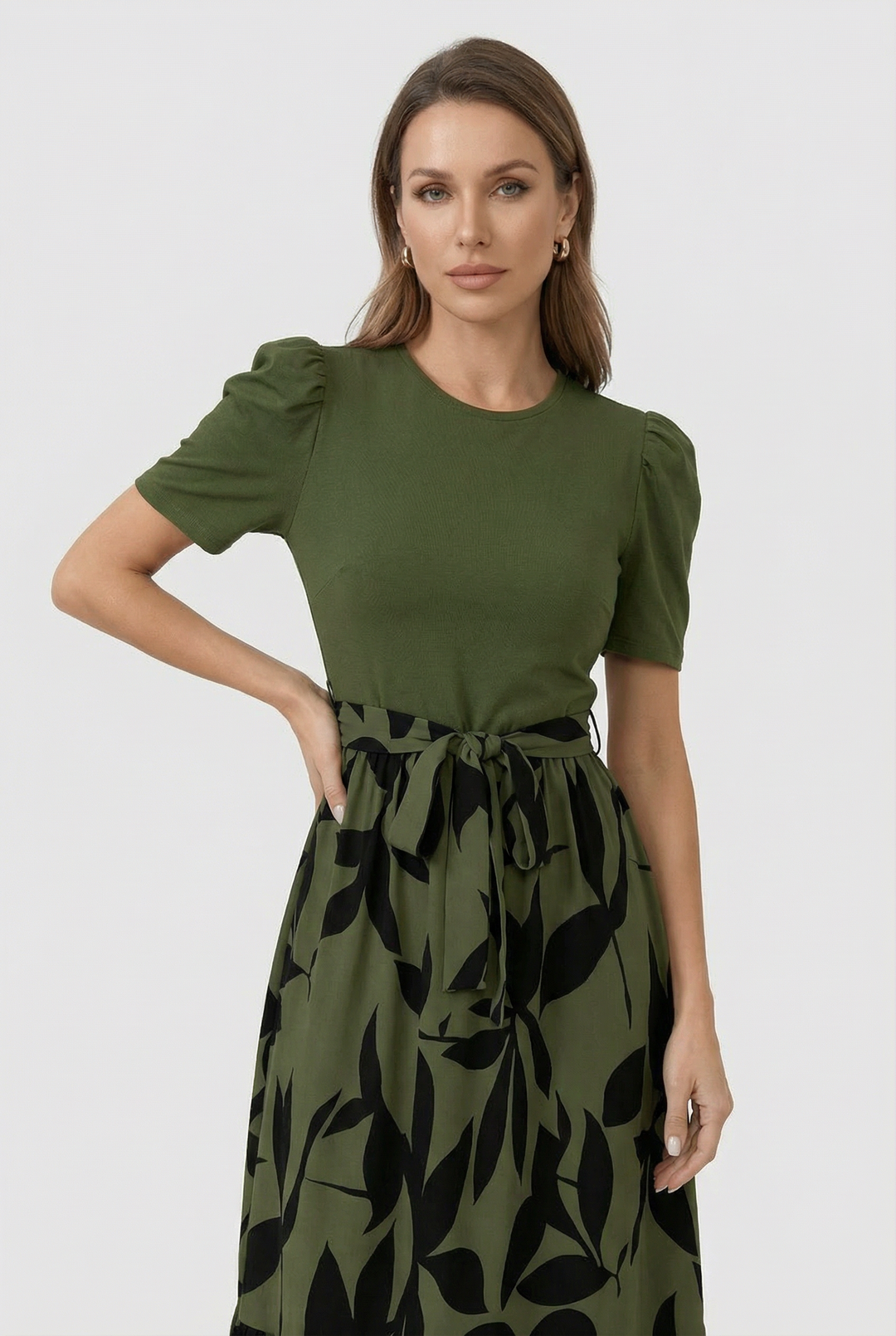 Effortless elegance: a women's floral maxi dress designed for comfort and style.