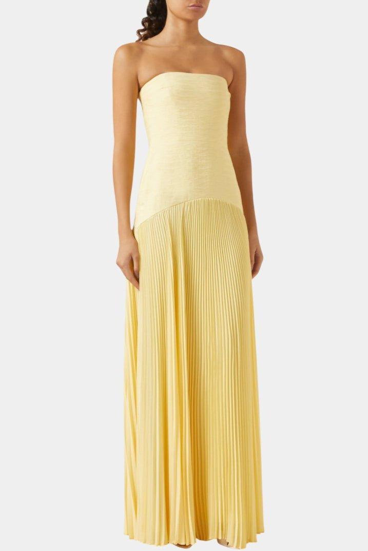 Elegant women's flowing maxi dress. Romantic summer evening dress with a stylish front slit for women.