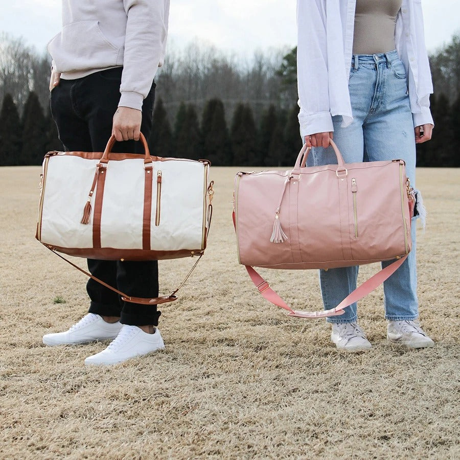 Versatile women's weekend travel bag, foldable & multi-compartment for organized short trips.