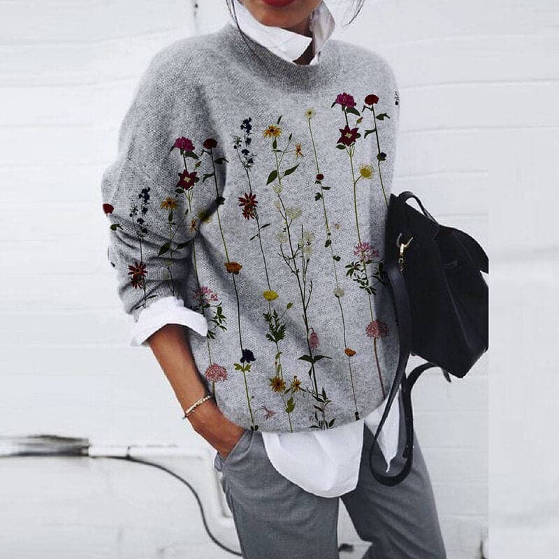 Women's casual graphic print crew neck sweatshirt. Relaxed fit long sleeve, perfect for trendy fall & winter fashion.