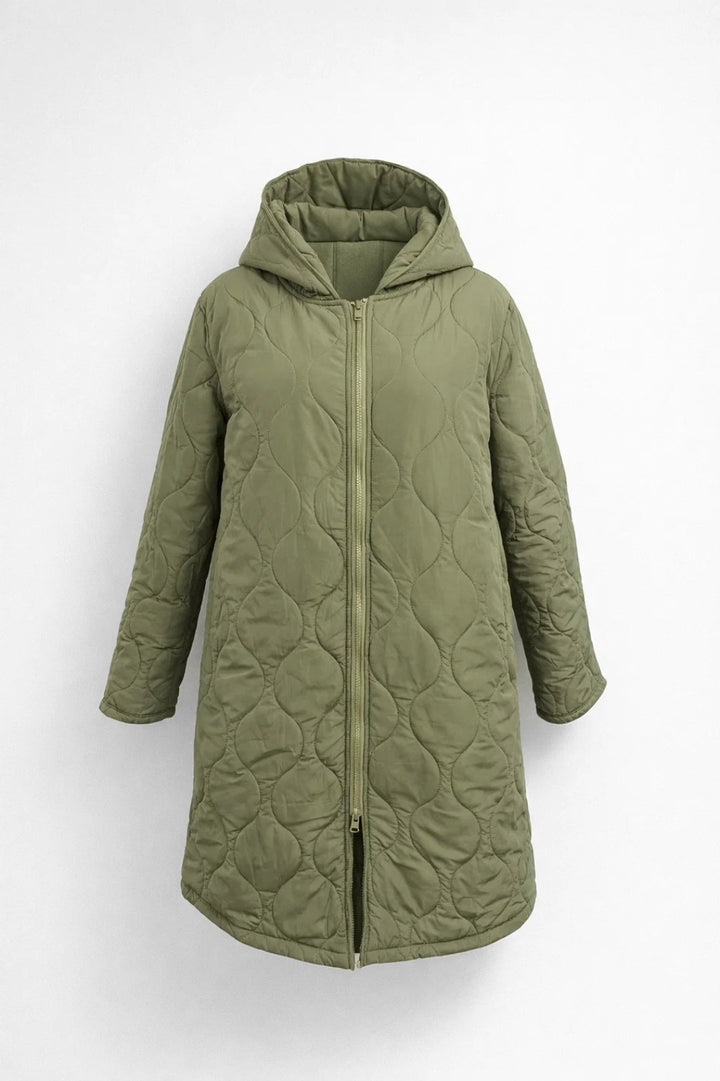 Stylish and comfortable women's hooded quilted coat, ideal for cool autumn days.