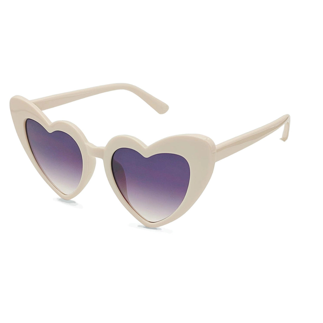 Glamorous women's heart-shaped sunglasses, lightweight design, ensuring excellent UV protection for all women.