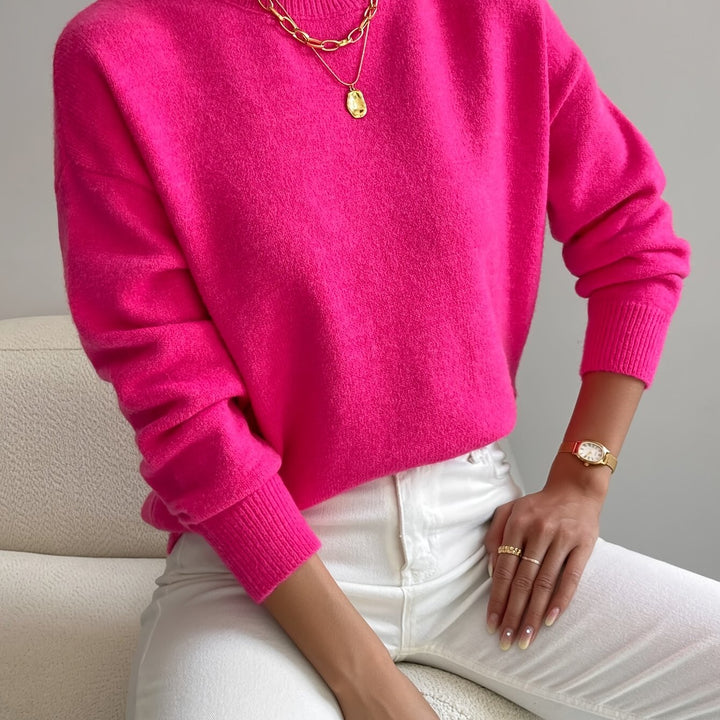 Lightweight yet warm knitted top for women, perfect for transitional weather