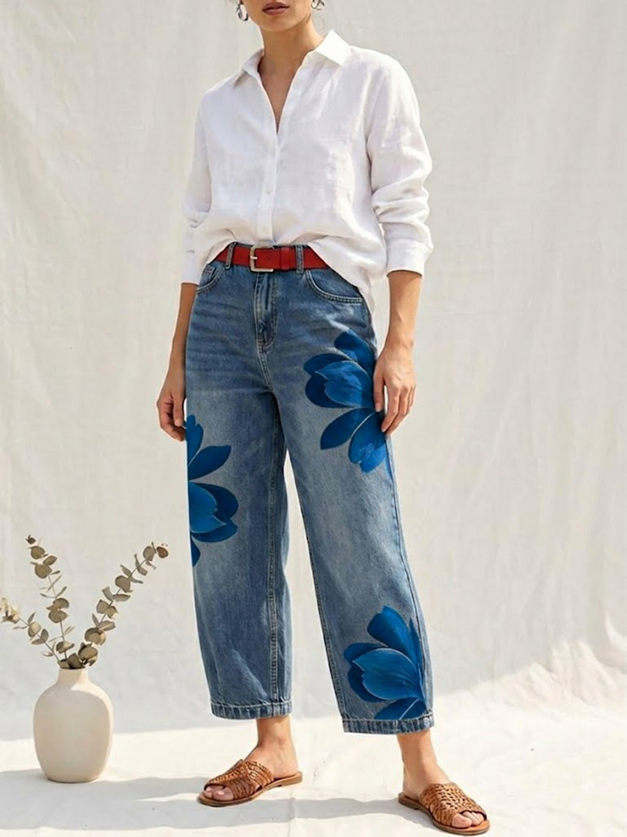 Spring fashion women's trousers: high-waist, straight leg, and a beautiful floral print for relaxed wear.