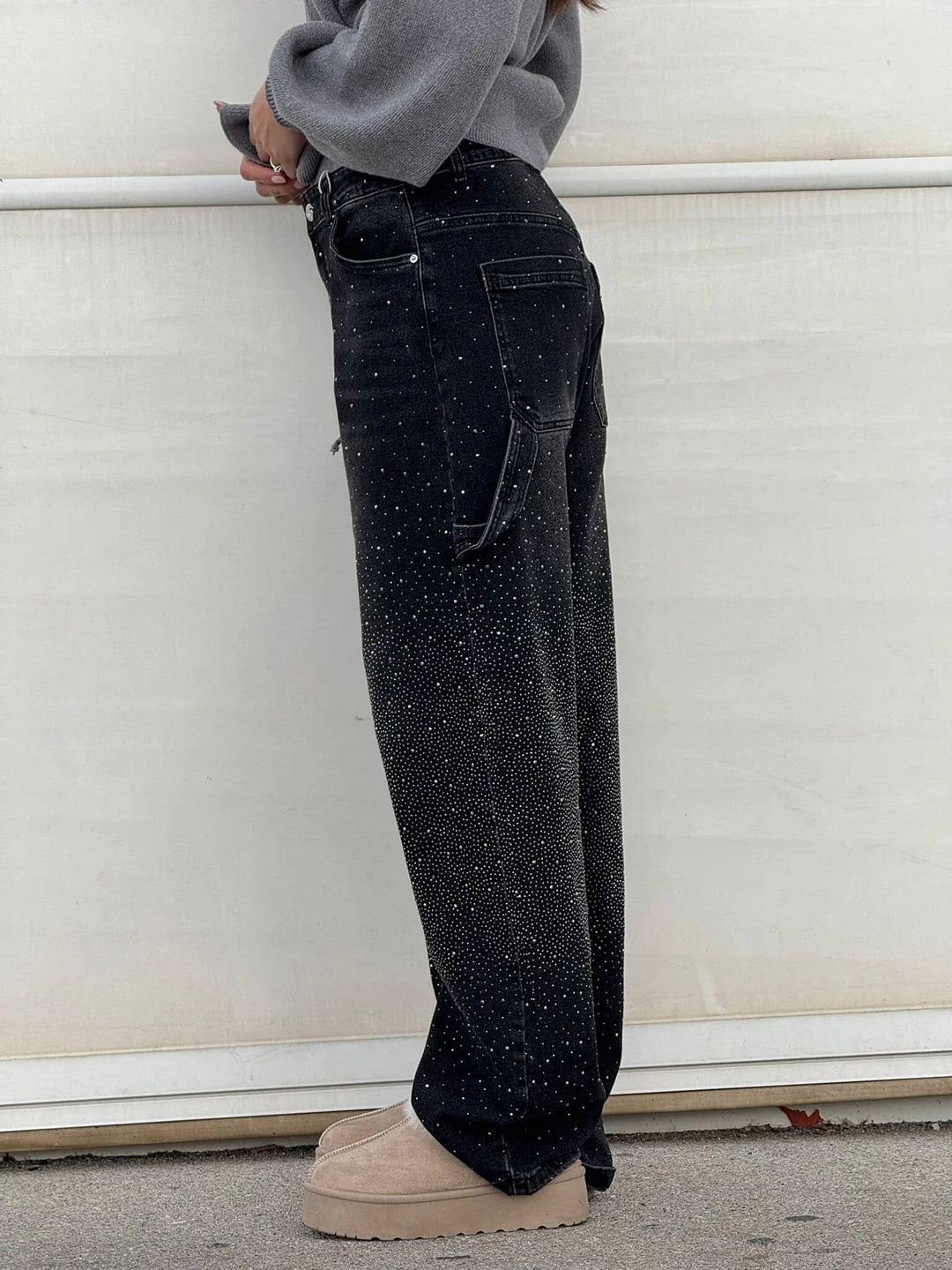 Versatile all-season women's high-waist straight leg vintage denim jeans with elegant crystal embellishments.