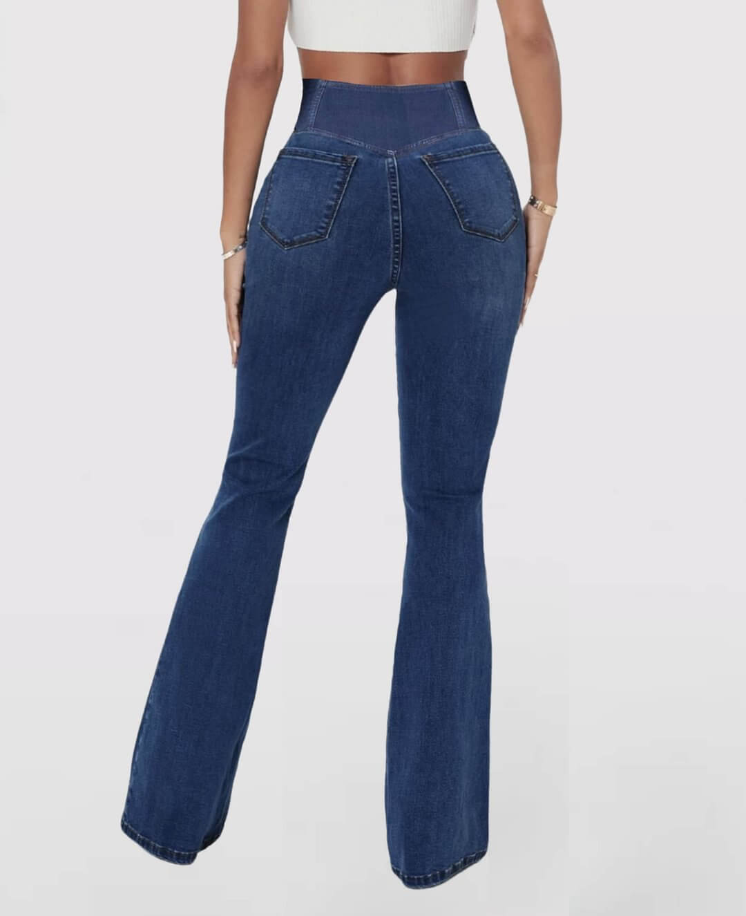 Light blue women's high-waist stretch jeans, comfortable and ideal for everyday activities.