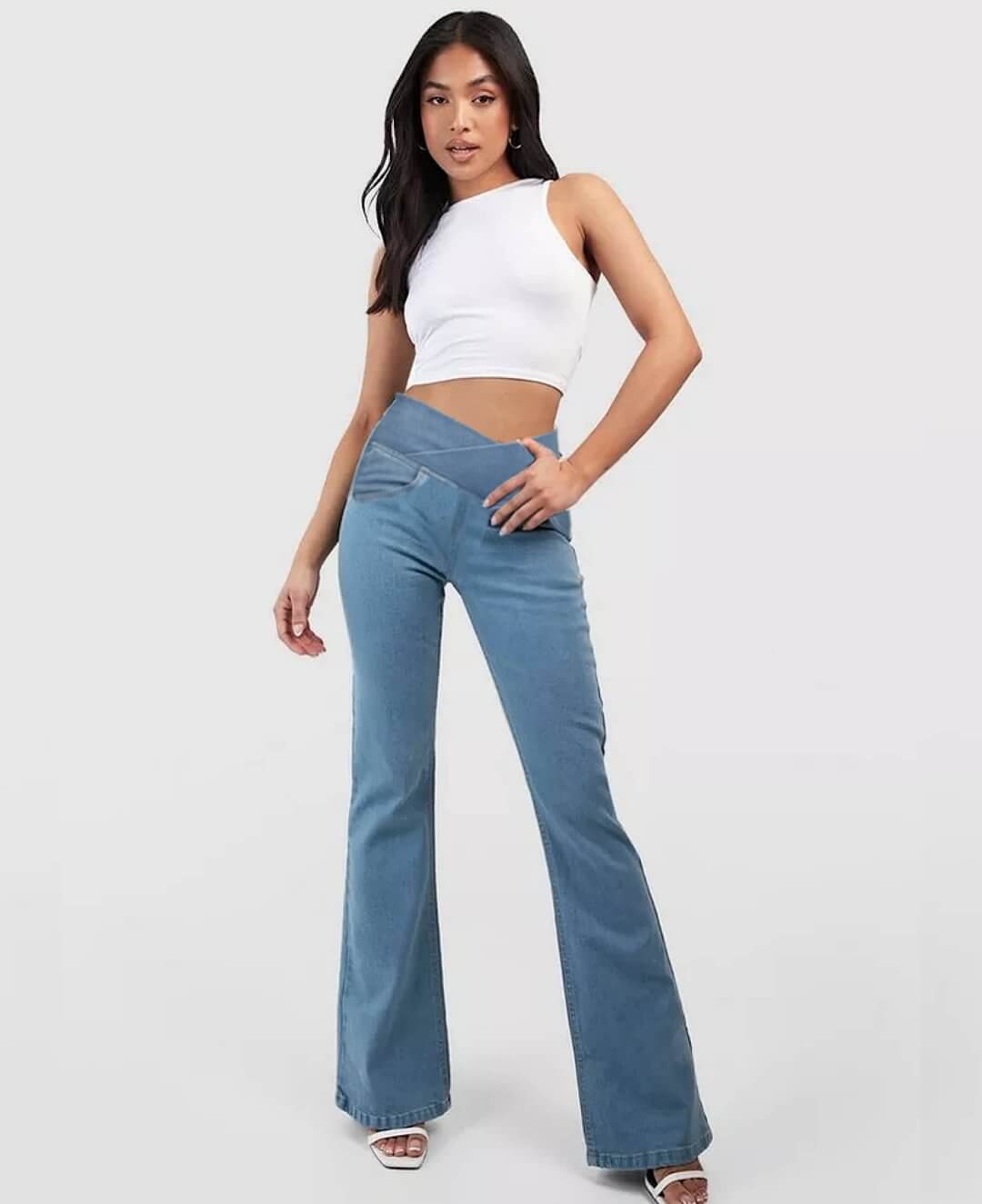 Black women's high-waist stretch pants, elegant & comfortable for everyday style.