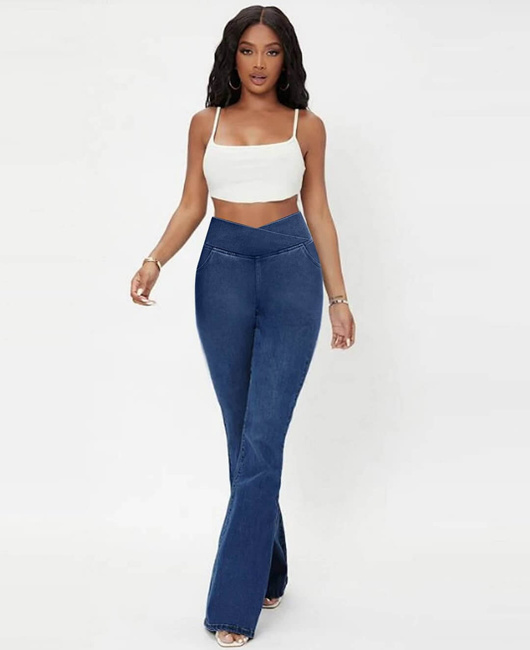 Everyday light blue high-waist stretch jeans for women, comfortable slim fit design.
