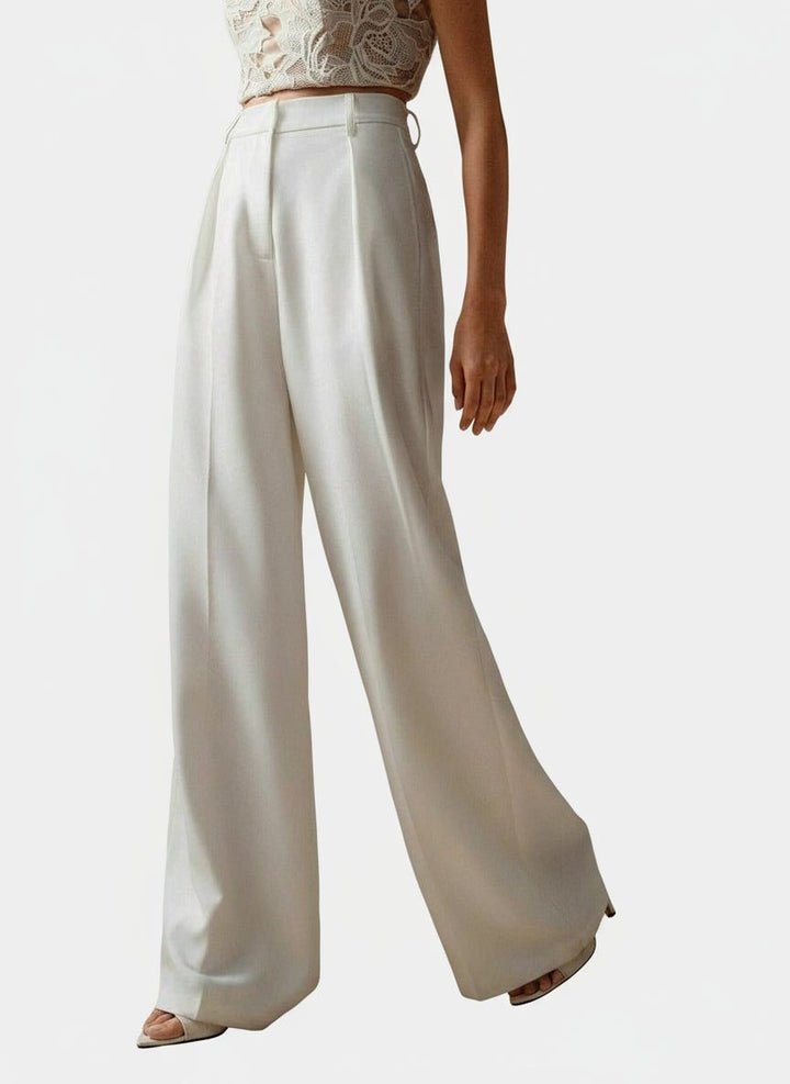 Casual chic women's wide-leg pants, high-waisted and tailored for style.