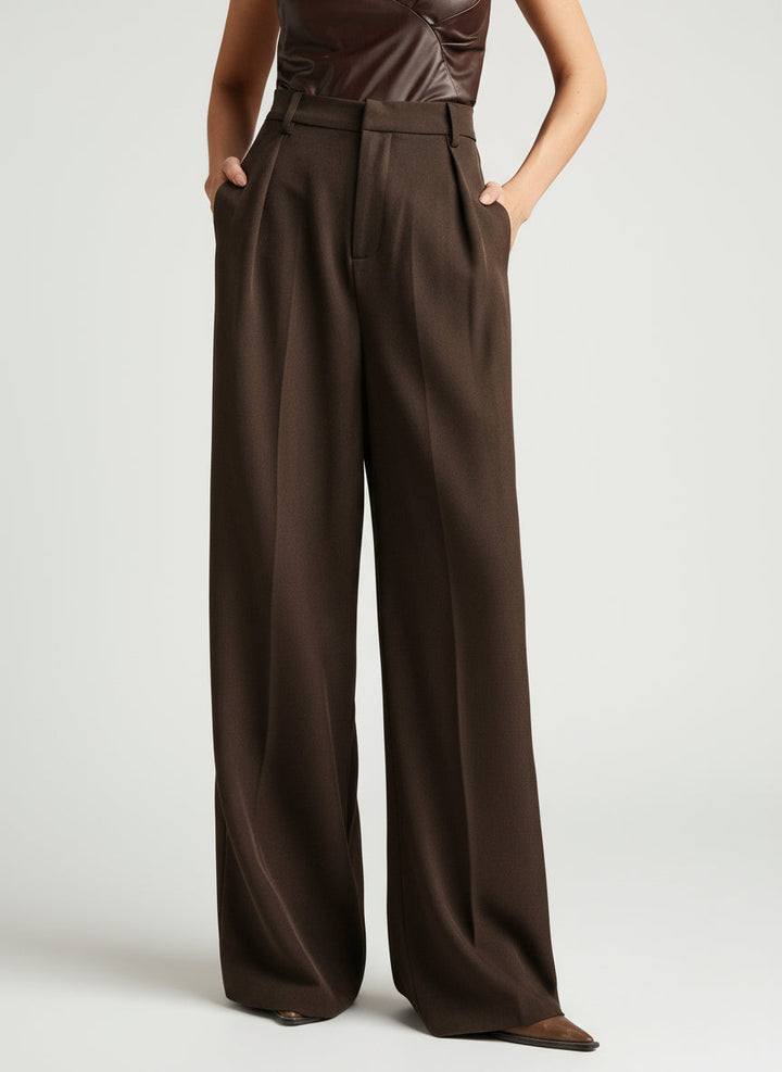 Elegant grey tailored trousers, high waist and wide leg cut.