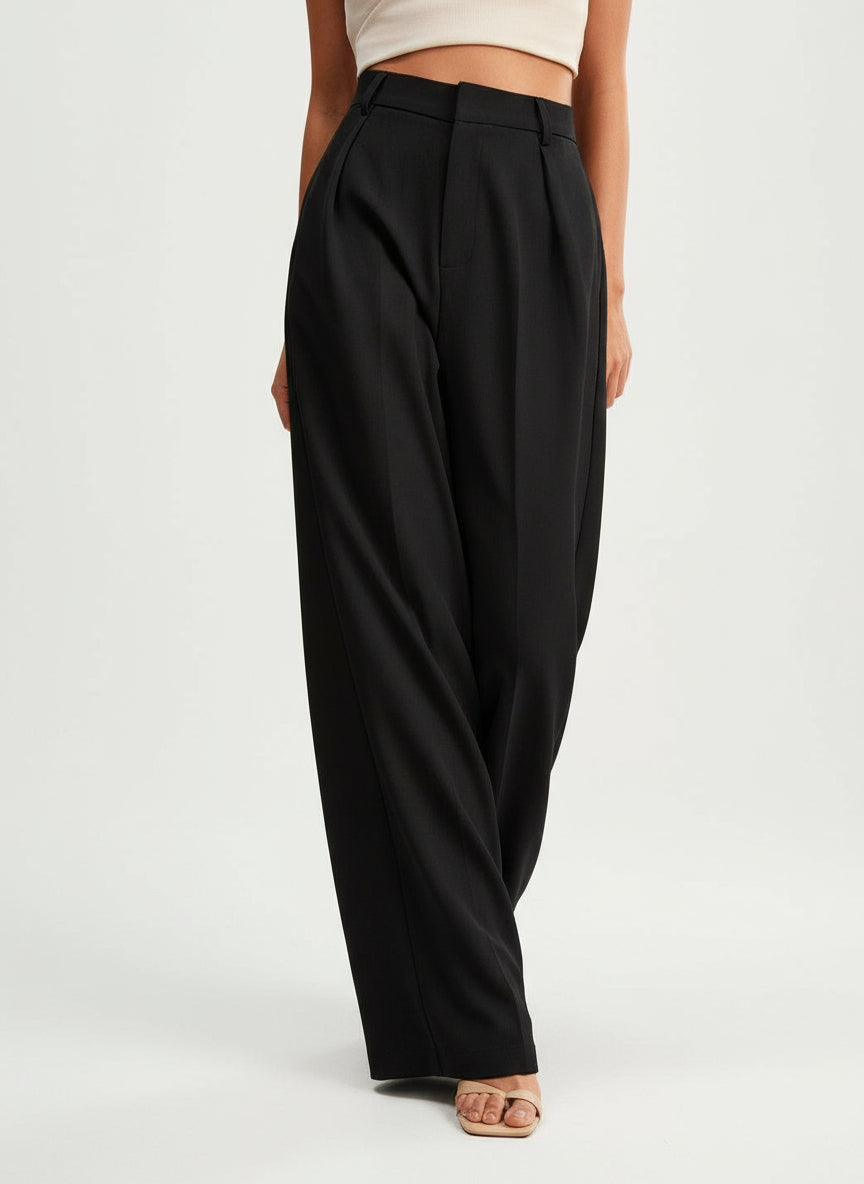 Chic women's high waist pants, offering a relaxed yet smart silhouette.