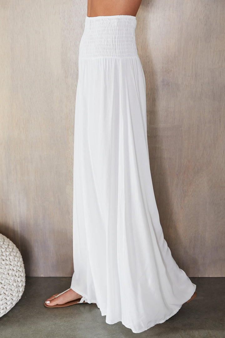 Stylish high-waist wide leg trousers for women, ideal for effortless outfits.