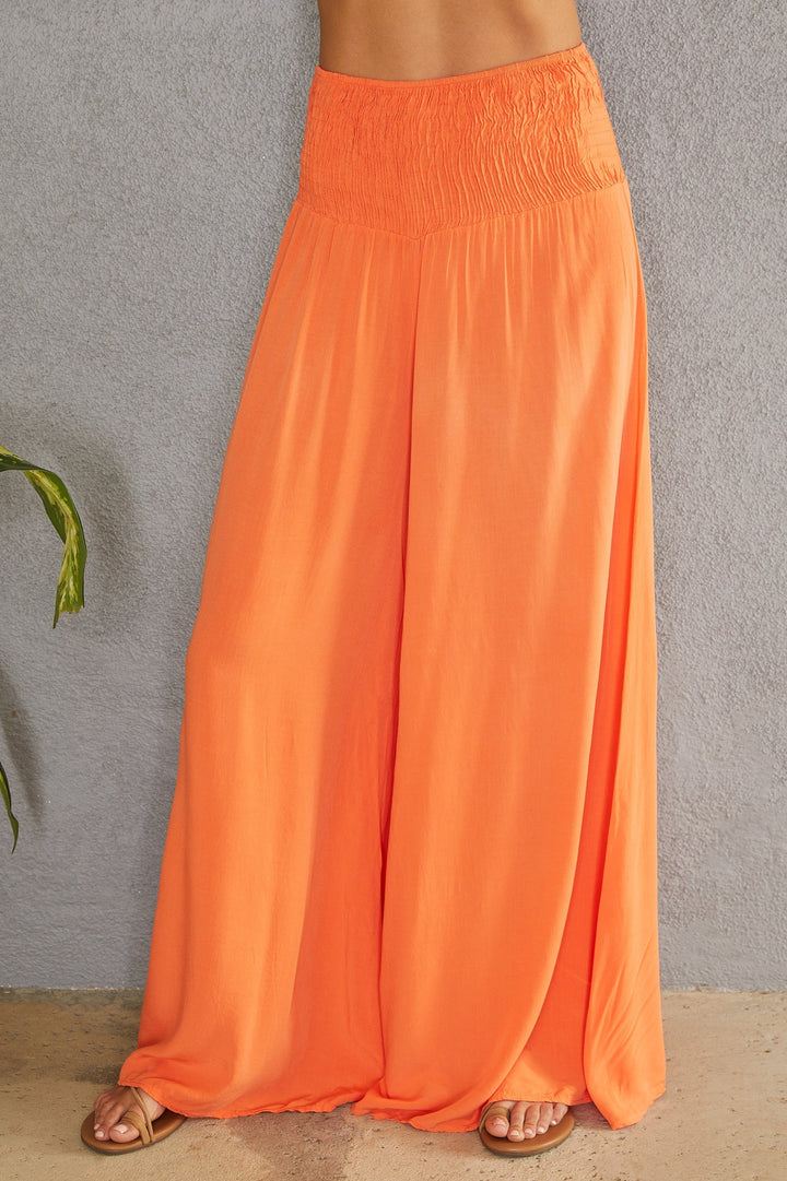 Women's high-waist wide leg trousers, an Italian fashion staple for casual style.