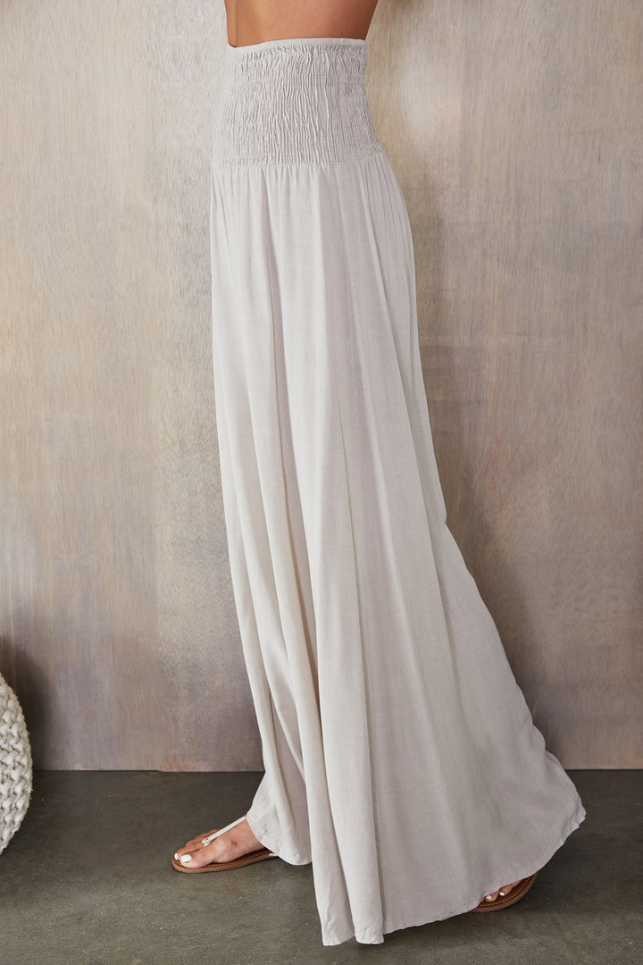 Viscose wide leg trousers for women, high-waist, ideal for casual elegance.