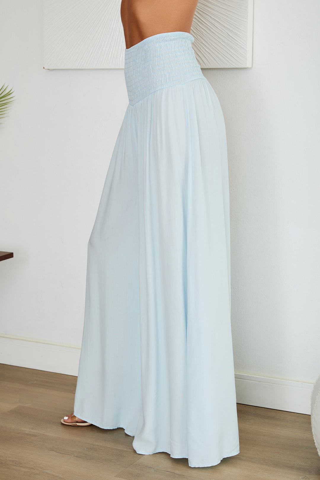 Elegant women's wide leg trousers, high-waist, perfect for stylish comfort.