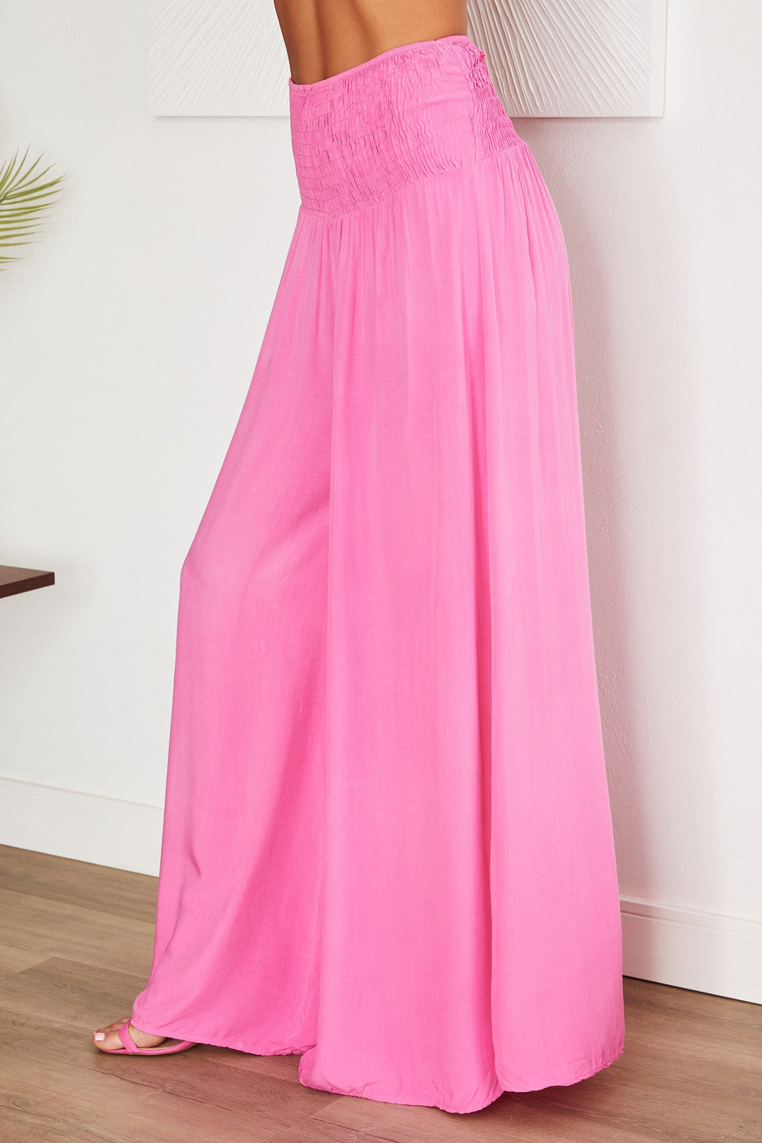 Chic high-waist wide leg pull-on pants, viscose, for women's effortless style.