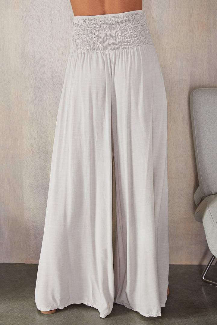 Effortless Italian fashion: women's wide leg high-waist pull-on trousers.