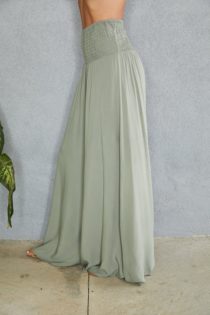 Chic women's wide leg trousers, high-waist for a flattering, comfortable fit.