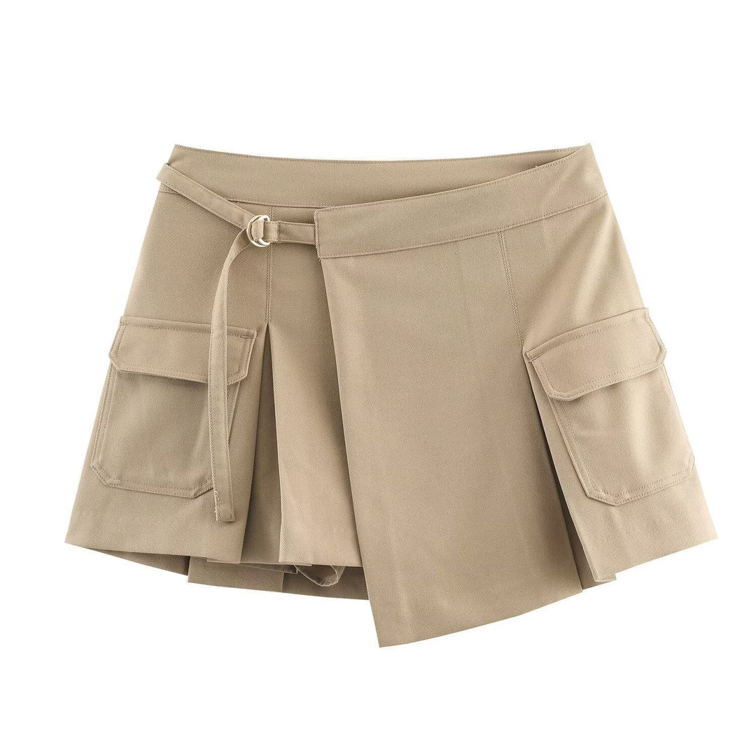 High-waisted pleated women's skort, cargo style with belt, ideal for active summer wear.