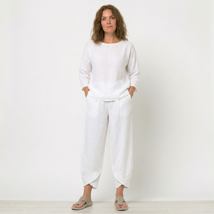 Stylish women's trousers featuring a unique tulip hem and high-waist for summer fashion.