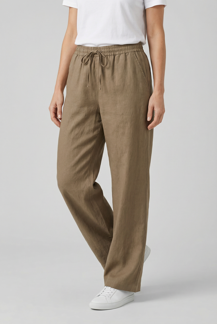 Versatile women's trousers: High-waisted, wide-leg design for ultimate comfort.