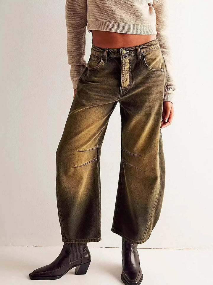 Leopard print women's high-waisted wide-leg jeans, a fashionable and trendy choice for any wardrobe.