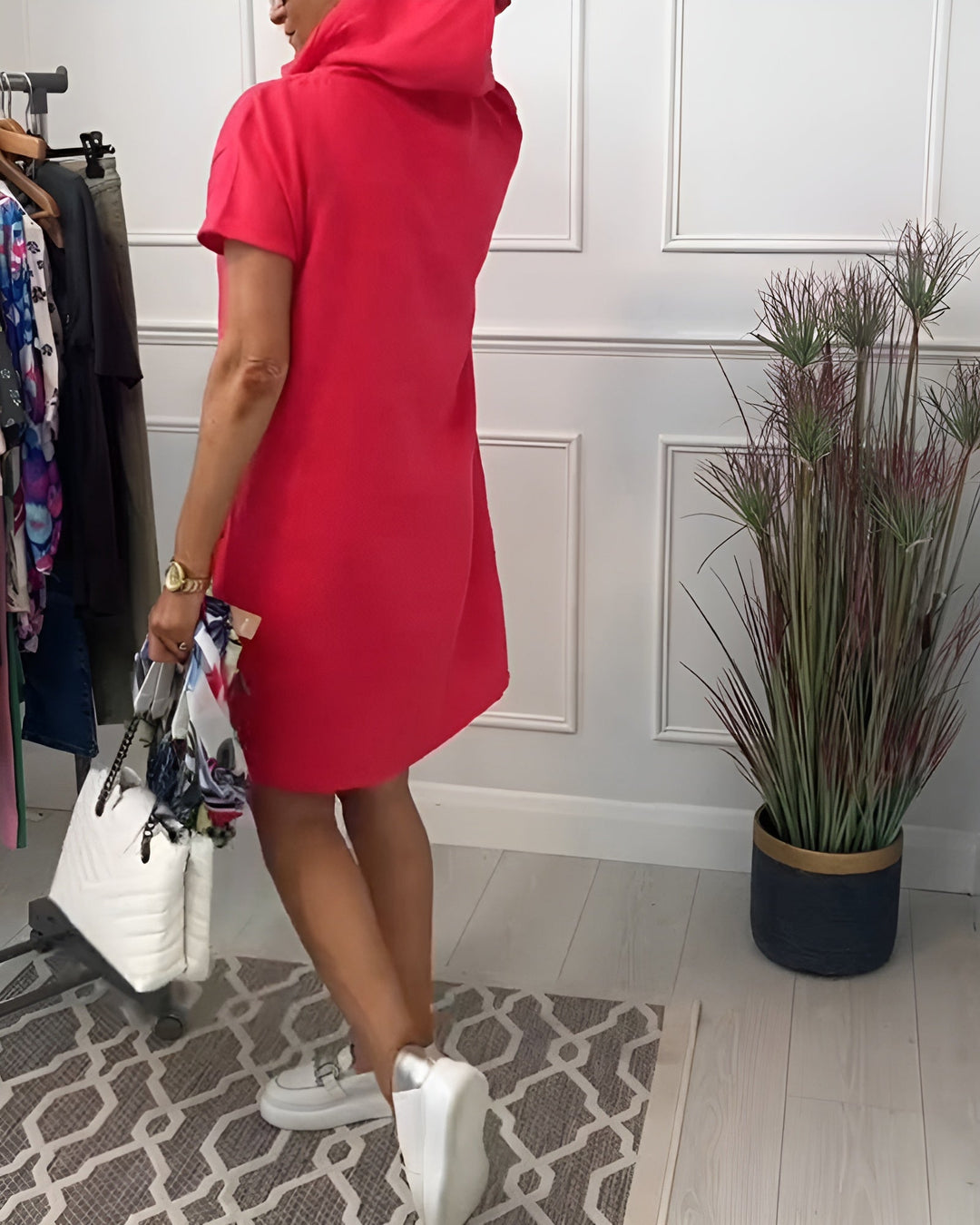 Comfortable women's hooded short sleeve dress, versatile knee-length style with pocket.