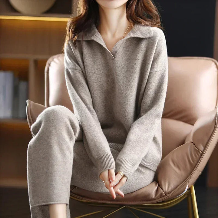 Black two-piece cashmere set for women, perfect for effortless style and cozy loungewear.