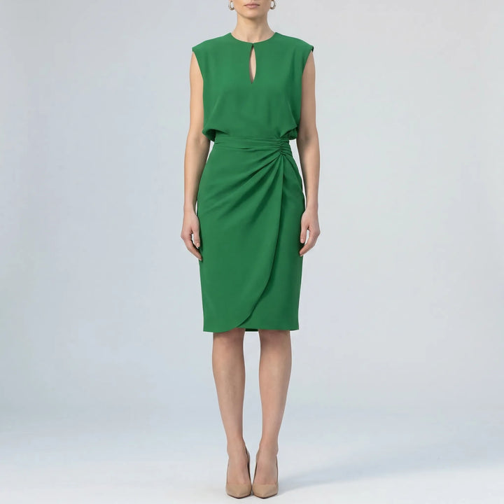 Sophisticated women's midi dress: keyhole neckline, ruched waist, sleeveless. An elegant choice for parties or office.