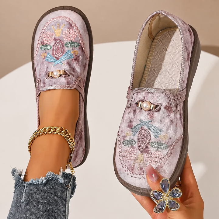 Women's Kyra lightweight sport sneakers, ideal for everyday wear, comfort, and versatile walking.